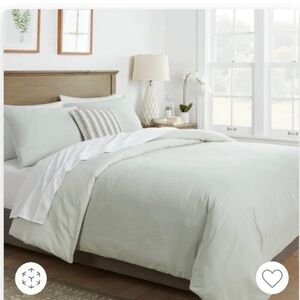King threshold duvet and shams